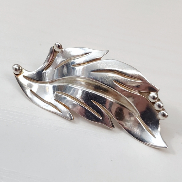 Vintage TAXCO Maricela Sterling Silver Pebble accented Leaf Brooch Pin - Picture 3 of 12